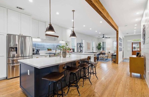 Holly House | Cowboy Pool, Putting Green - Near UT Football + DT