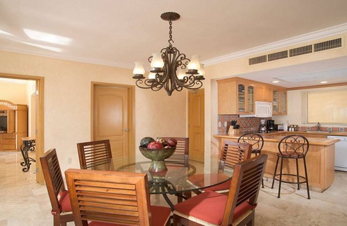 Flamingos Condo | Cozy 2-bedroom condo in charming Bucerías with AC and fitness room