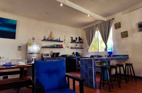 Iztapa Ski Chalet | Cozy 2-bedroom chalet in gorgeous Iztapa Escuintla with AC