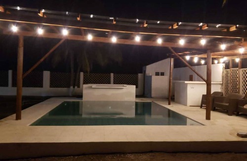 Iztapa Ski Chalet | Cozy 2-bedroom chalet in gorgeous Iztapa Escuintla with AC