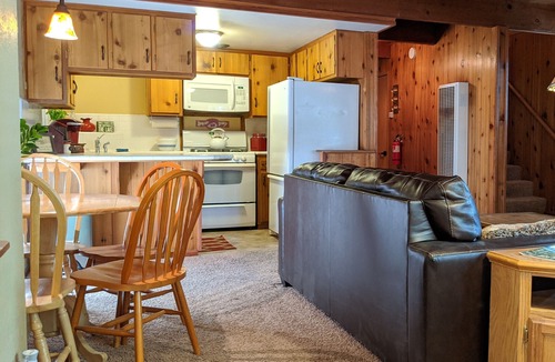 Moonridge House | Cozy 3 Bed, 1 Bath Cabin. 10 Dollars Pets Fee per Night