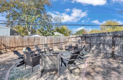 Franklin Park House | Cozy 3BR Duplex Sleeps Pet Friendl Downtown ATX