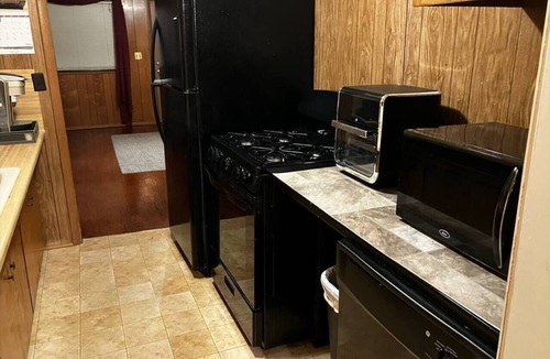 Borger House | Cozy and clean 2-bedroom house in welcoming Borger with AC