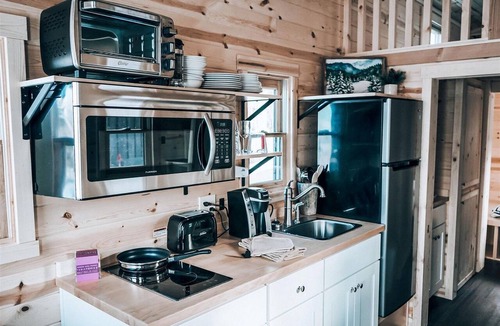 Mesa Cabin | Cozy and Rustic Tiny House Rental for Glamping in Colorado