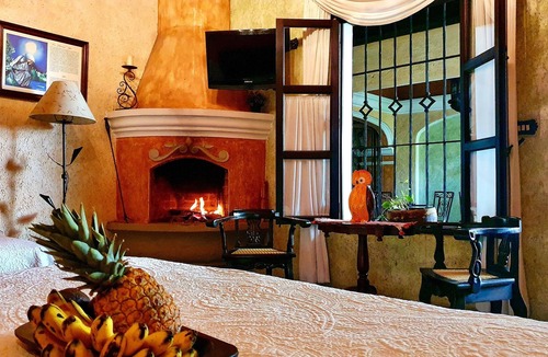 Antigua Guatemala Bed & Breakfast | Cozy B&B two steps away from the main square