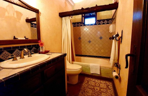 Antigua Guatemala Bed & Breakfast | Cozy B&B two steps away from the main square