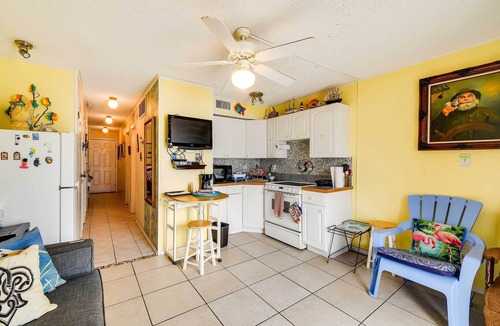 North Beach Condo | Cozy Beach View Getaway w/Resort Amenities!