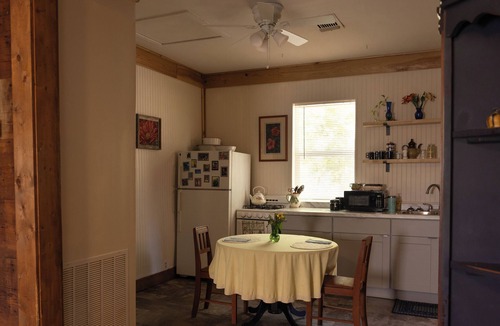 Paris Cabin | Cozy Cabin