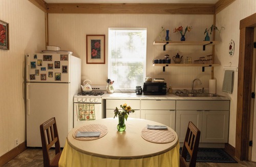 Paris Cabin | Cozy Cabin