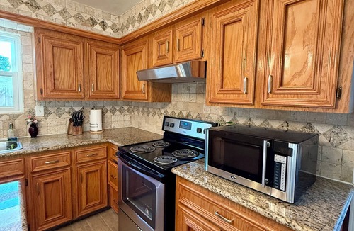 Southbelt/Ellington House | Cozy & Charming Stay Min from Hobby, NRG, Downtown, NASA