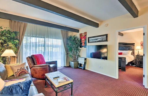 Inner Circle Apartment | Cozy Condo with Balcony - Walk to Salt River Fields!