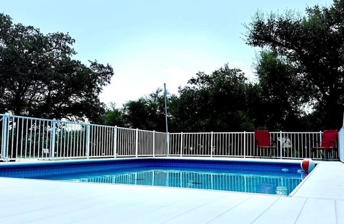 Mountain Home RV Rental | Cozy Glamping Yurt with Wildlife Views near Mountain Home, Texas