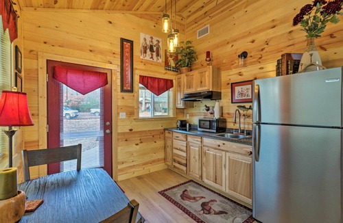 Wilburn Apartment | Cozy Heber Springs Cabin w/Deck & Dock!