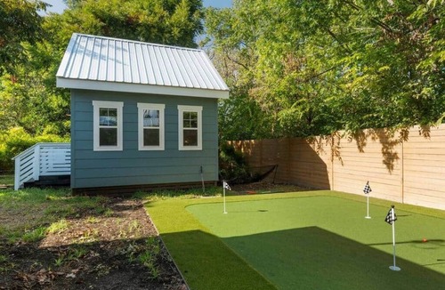 Allandale House | Cozy Moe Casita