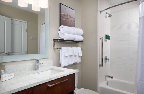 Lake Worth Hotel | Cozy & Quiet Stays Near Lake Worth Nature and Fort Worth Buzz - 4 Units