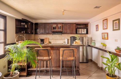 Antigua Guatemala Apartment | Cozy Rooftop Apartment with Volcano Views – Walk to Central Antigua
