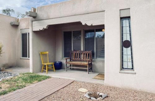 Northeast Santa Fe House | Cozy Southwest Style Santa Fe Condo!