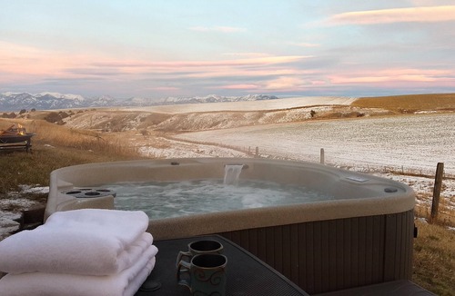 Manhattan Cabin | Cozy Timber Frame Cabin with Private Hot Tub and Amazing Views!