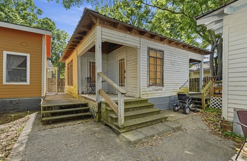 Freetown - Port Rico Apartment | Cozy Tiny Home-Ideal for Couples & Solo Travelers