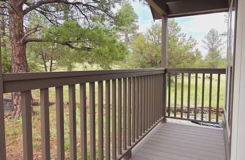 Page Cabin | Cozy Tiny Home King Room #22A