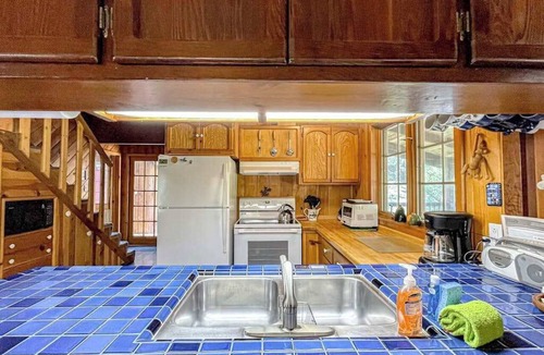 Burnt Ranch Cabin | Cozy Trinity Cottage