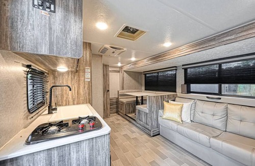 Washington Ave./ Memorial Park House | Crash Pad on Washington Ave, Budget RV Stay, Read Parking instructions below