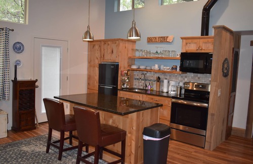Sonoita Cabin | Creekside Madera Canyon Cabin close to Trailheads for hiking and birdwatching