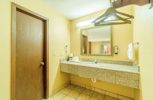 Denver City Hotel | Crown Inn