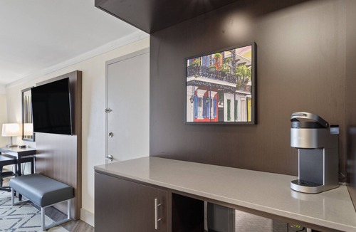 Highlands - Perkins Hotel | Crowne Plaza Executive Center Baton Rouge by IHG