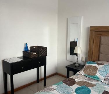 Guadalajara House | Cuarto cómodo y económico cerca Expo GDL Plaza Sol