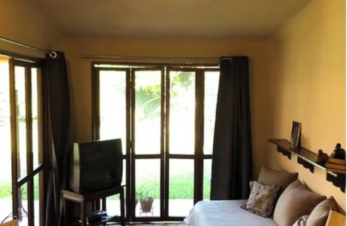 Cuernavaca House | Cuernavaca's Hidden Gem: Adorable Bungalow with WiFi & Serene Garden Escape.