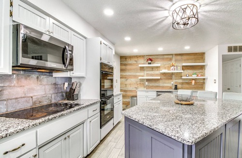 Paradise Hills Civic House | Deck, Putting Green & Views: Albuquerque Oasis