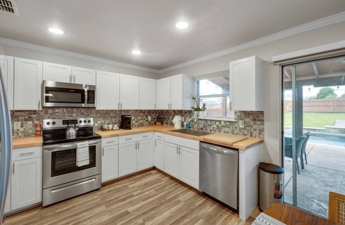 Keller House | ¤°The Coastal Breeze°¤Pets Ok/Grill/Swimming Pool
