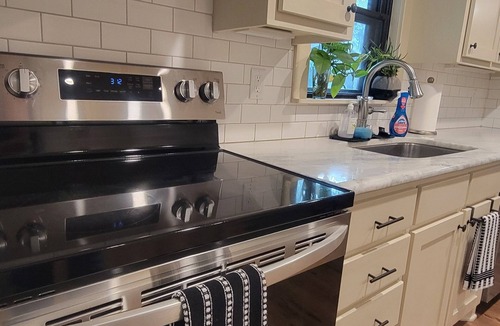 Stephenville House | Delightful 2-bedroom house in Stephenville just STEPS from Tarleton State