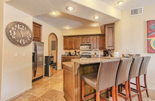 Sandy Beach Condo | Deluxe Salty Therapy Jacuzzi/BBQ Bella Sirena