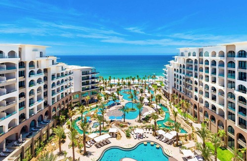 El Rosarito Resort | Deluxe Studio @ 5 star resort on one of the most exclusive beaches in Los Cabos.