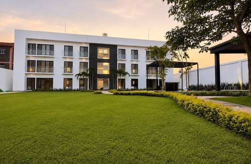 Jiutepec Apartment | Deluxe Suite King size bed, kitchen and internet. Near event gardens 3