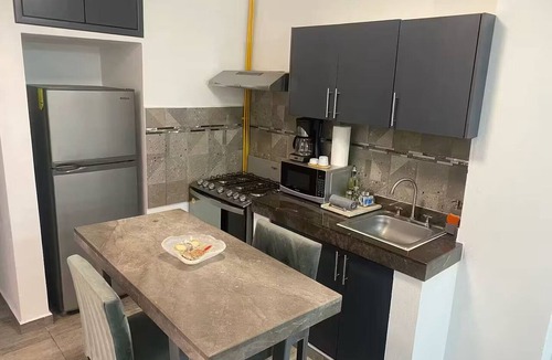 Cuautla Apartment | Depto. Work- Friendly con WiFi y A/C.
