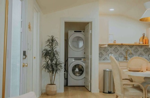 Albuquerque House | Desert ChiC-East Downtown Casita+HoTub+No Pet Fee!