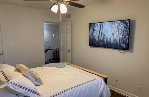 Camelback East House | Desert Dwelling Resort Near Papago Park