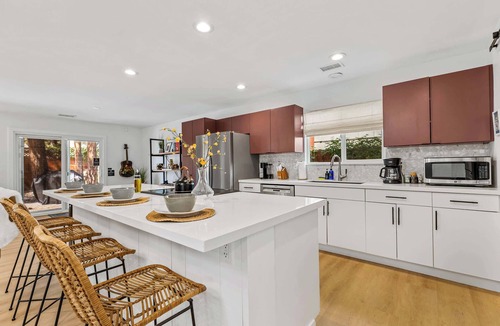 Shadow Mountain House | Design | Single Level | AC | Hottub | Backyard Fun
