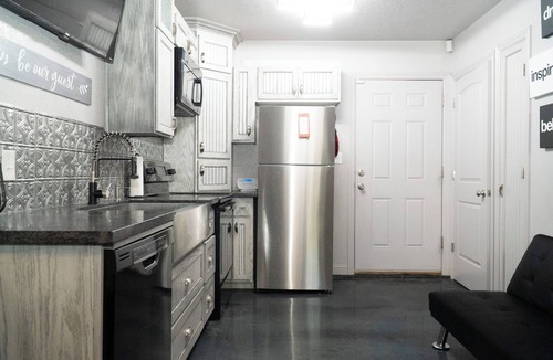 Lubbock House | Destination Red Raiderland-Walking Distance to TTU