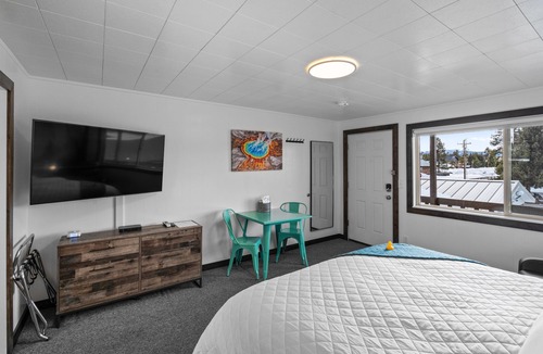 West Yellowstone Hotel | Discover the Lazy Duck Inn #26 King Suite, just 1 minute from Yellowstone!