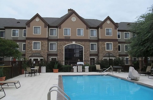 Vance Jackson Hotel | Discover Unique Spirits | 2 Units w/Full Kitchens | Pool | Free Breakfast