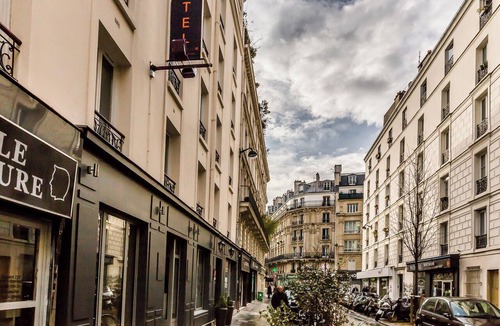 Porte-Saint-Martin Hotel | District Republique