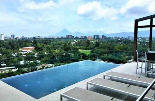 Zona 5 Apartment | DN2A-Great location with patio and pool