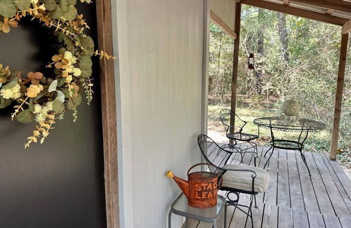 Nacogdoches Cabin | Doe Stowey - An English cottage escape at Stag Leap Cabins!