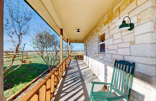 Celeste House | Dog-friendly countryside home with firepit, wraparound porch, & prime stargazing