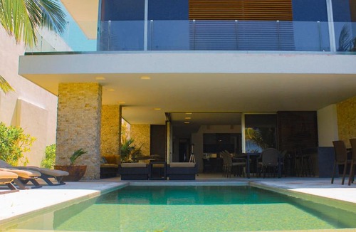Merida House | Donoussa Beach home