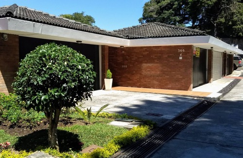 Zona 10 House | Double Bedroom Real View zone 15 Guatemala